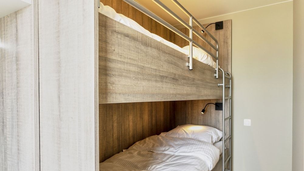 Family suite with city view | 4p