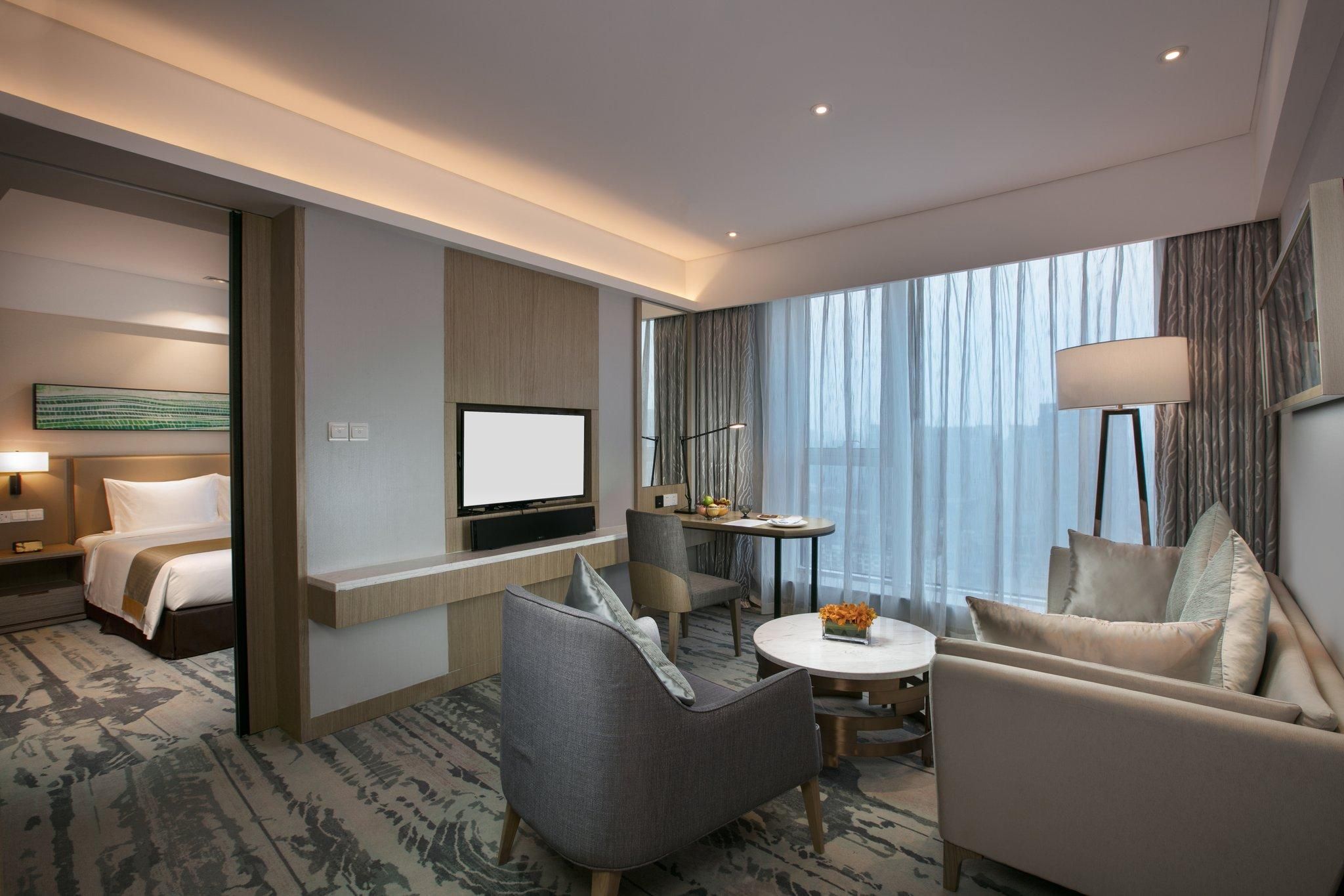 1 King 1 bedroom suite Living Dining Area