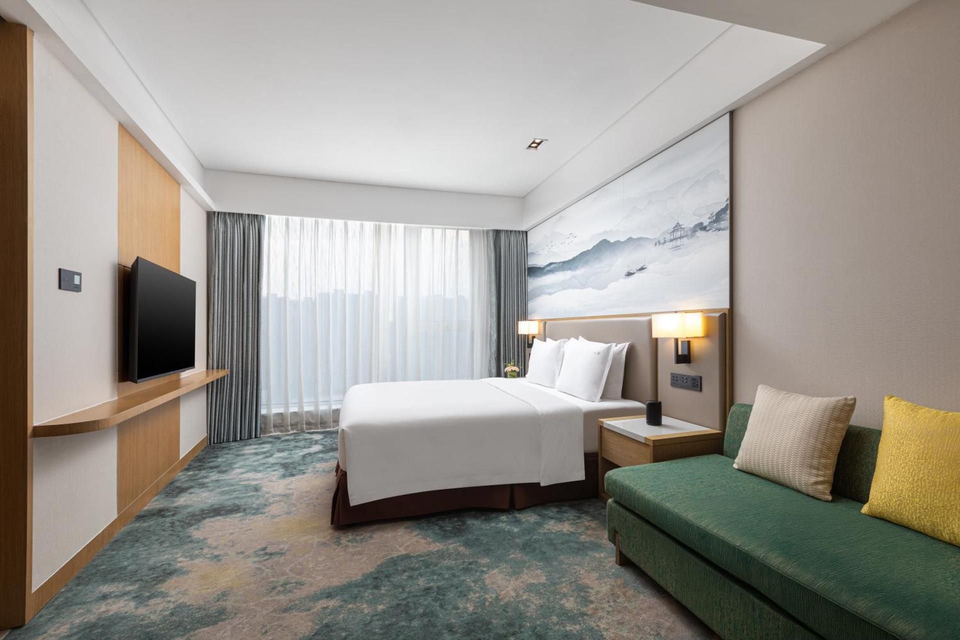 Premium Room 1 King Bed Smart