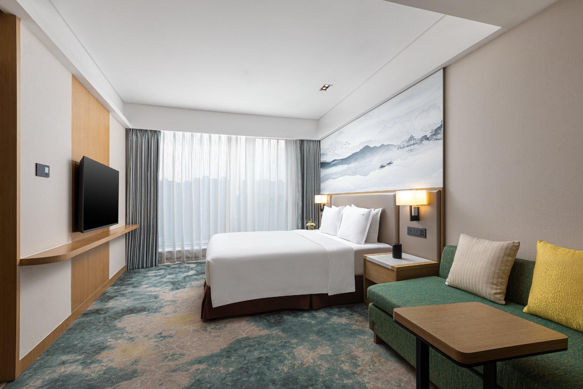 Premium Room 1 King Bed Smart