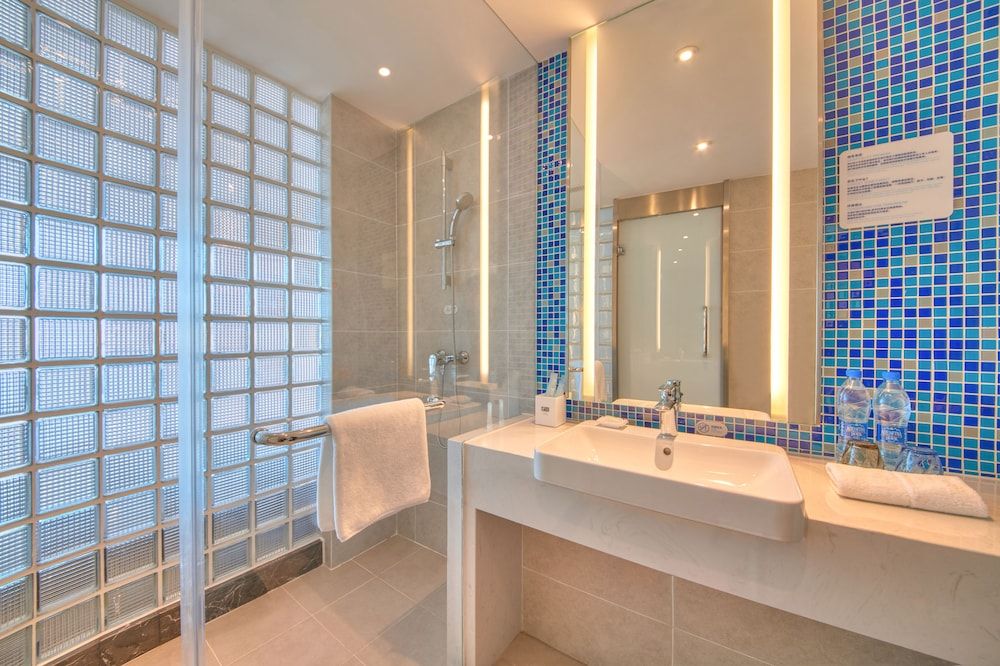 Holiday Inn Express Hangzhou Gongshu by IHG Standard Room, 1 Queen Bed 5