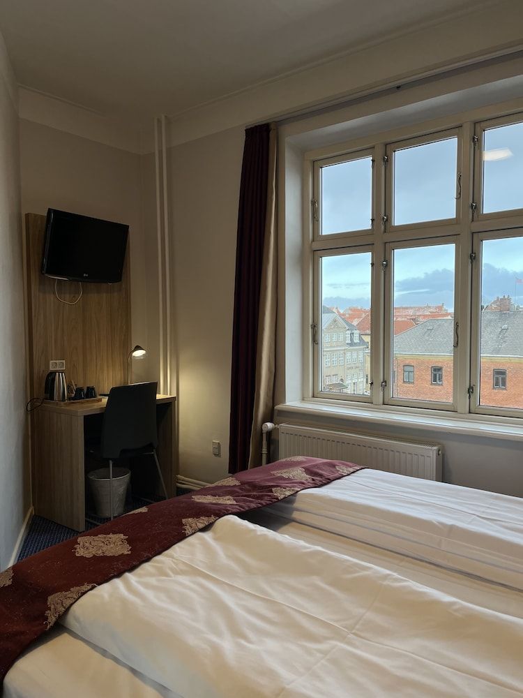 Hotel Skandia Double or Twin Room 10