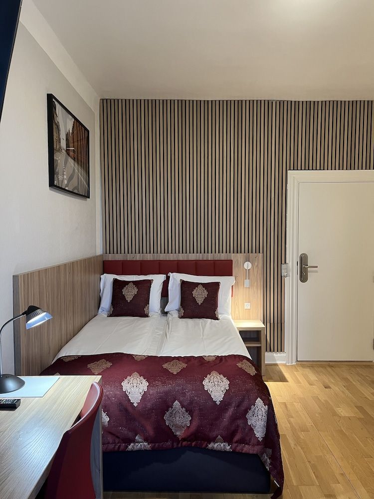 Hotel Skandia Large Single Room 3