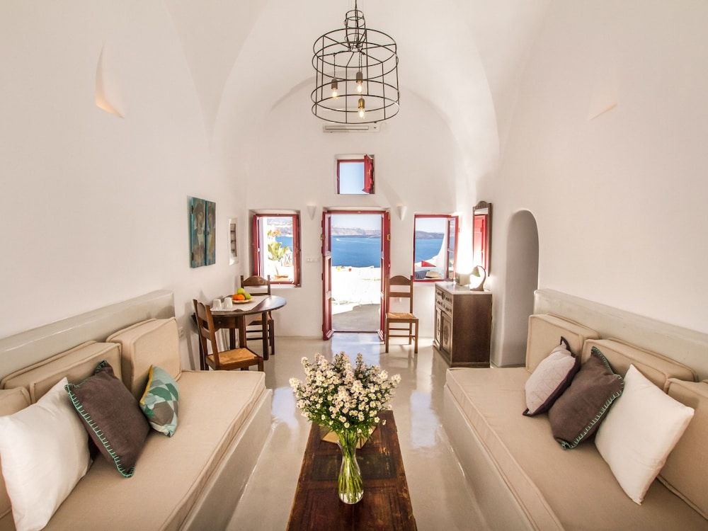 undefined Hector Cave House 6