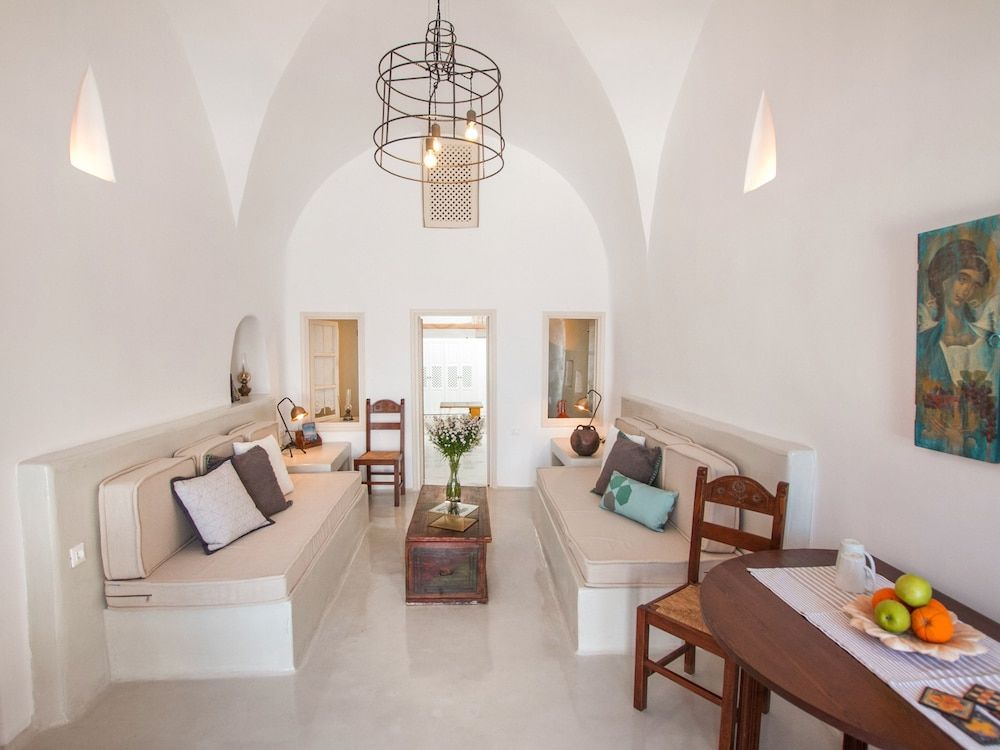 undefined Hector Cave House 9