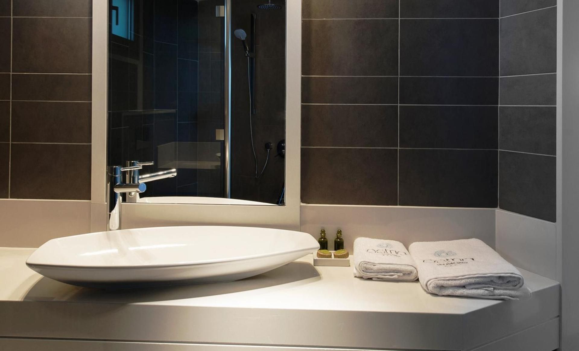 OSTRIA SUITE SIDE SEA VIEW