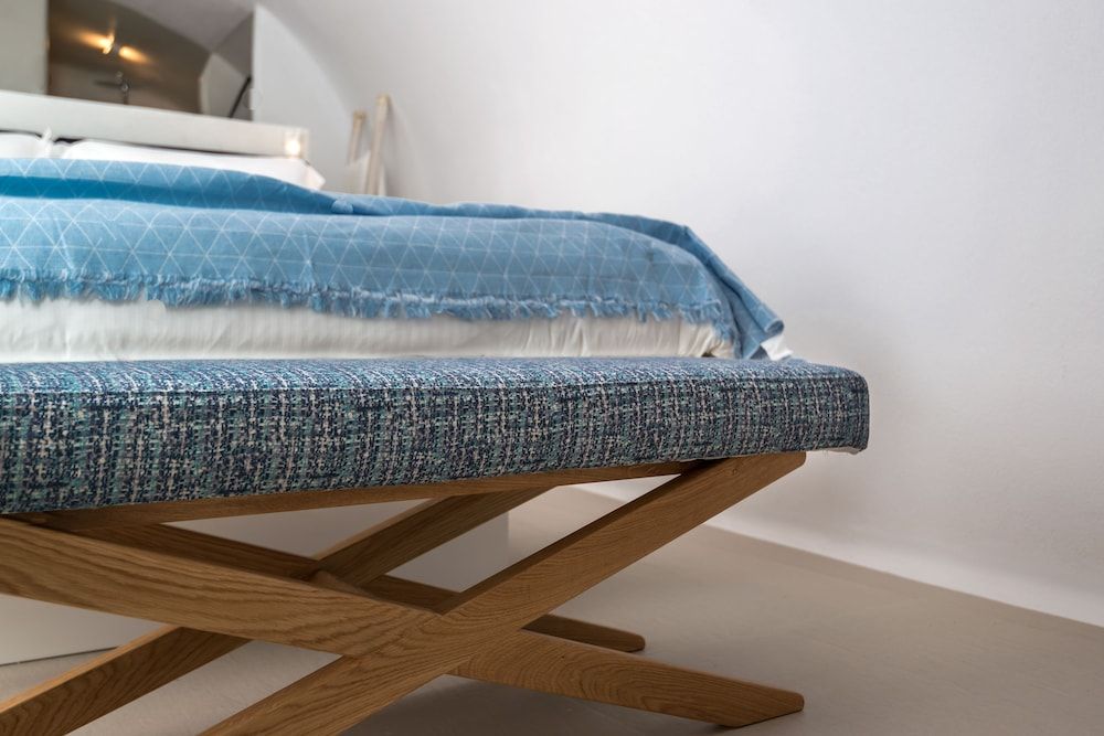 Nefeles Luxury Suites Superior Suite (Cave, River Jetted Tub & Caldera View) 5