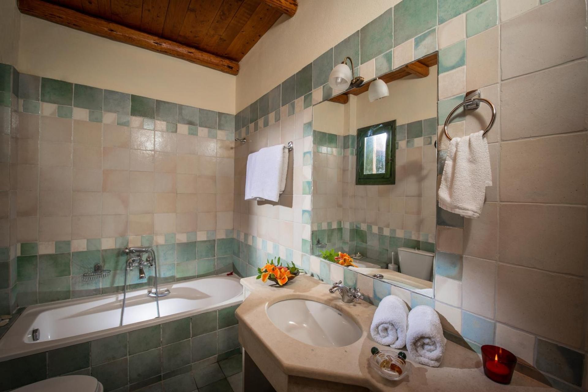 Two Rooms Apartment Split Level (2-5 Adults)