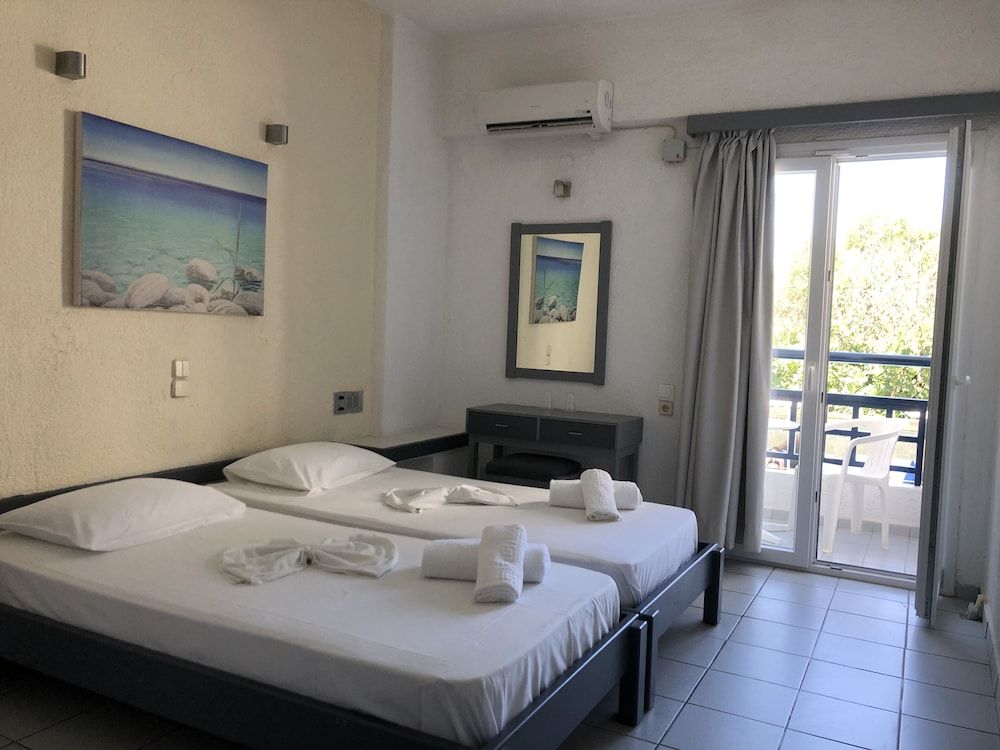 Economy Family Room