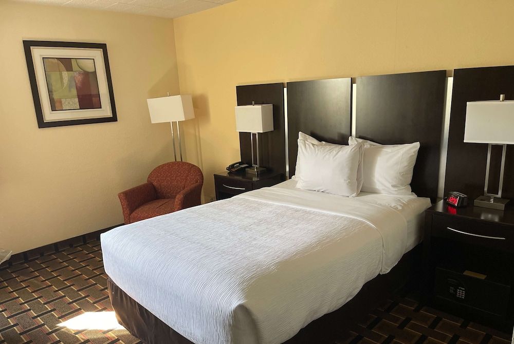 Room, 1 Double Bed, Accessible, Non Smoking (Mobility/Hearing, Bathtub w/Grab Bars)