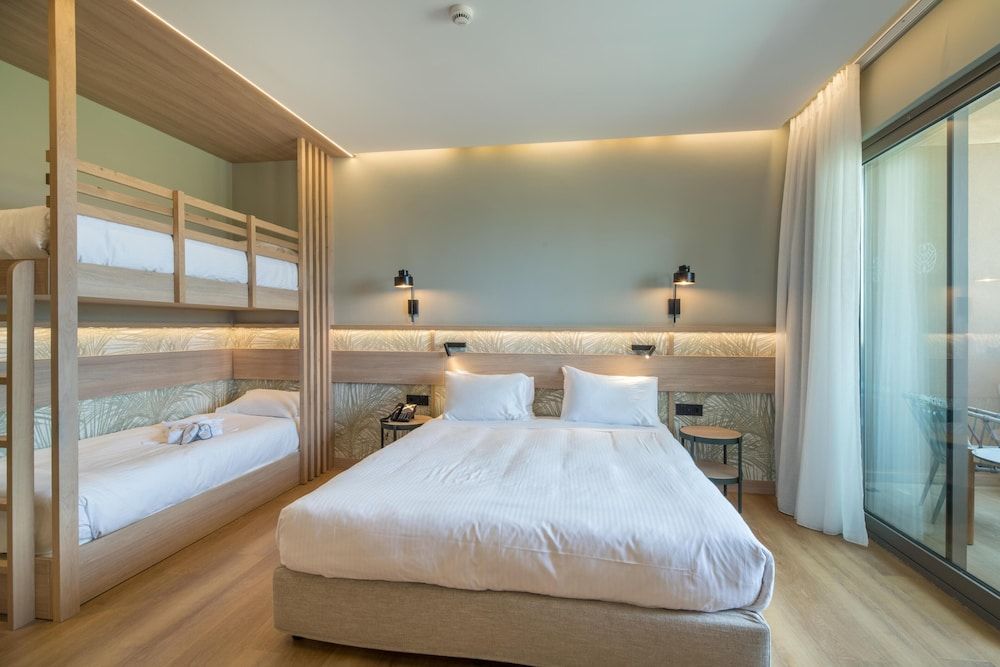 Classic Quadruple Room