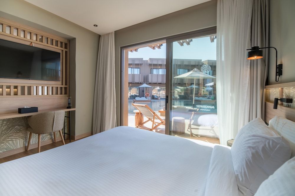 Petite Suite with Pool Access