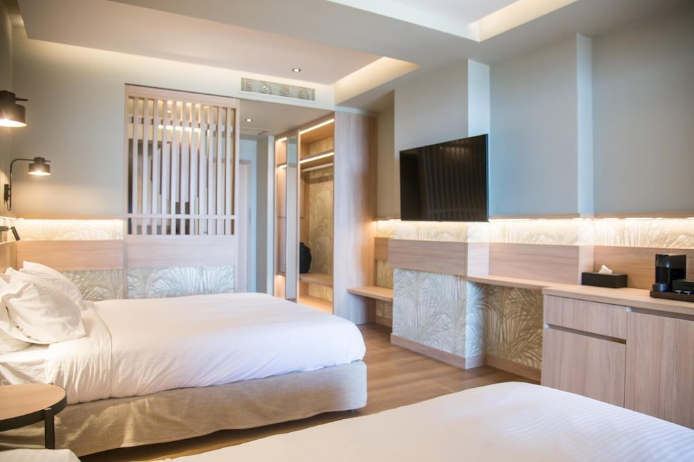 Petite Suite Sea View with Outdoor Hot Tub
