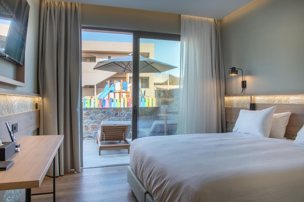 Petite Suite with Outdoor Hot Tub