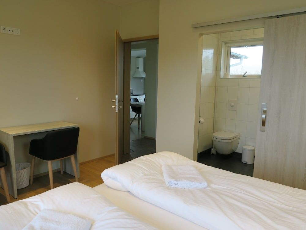 Dilksnes Guesthouse Triple Room, Private Bathroom, Annex Building (Room 3) 4