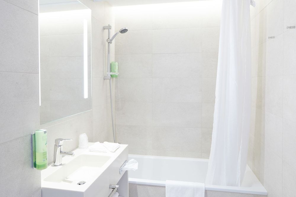 Fosshotel Reykholt Superior Double and Sofabed 6