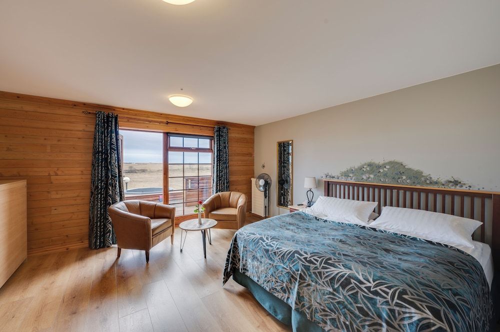 Hotel Rangá Deluxe Triple Room with River View and Hot Tub Access 3