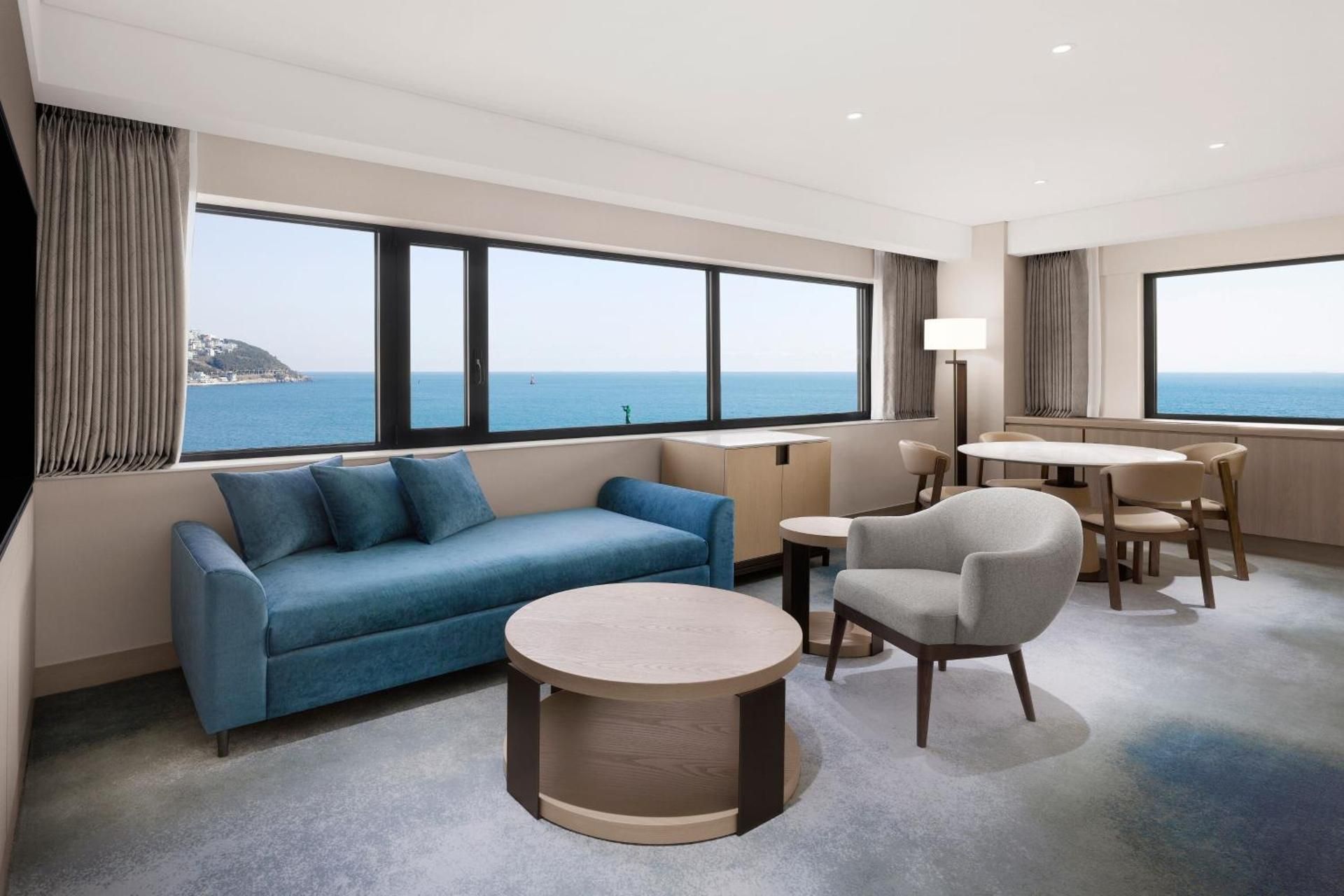 Executive Beach Suite, Club lounge access, 1 Bedroom Suite, 1 King, Haeundae Beach view, Corner room
