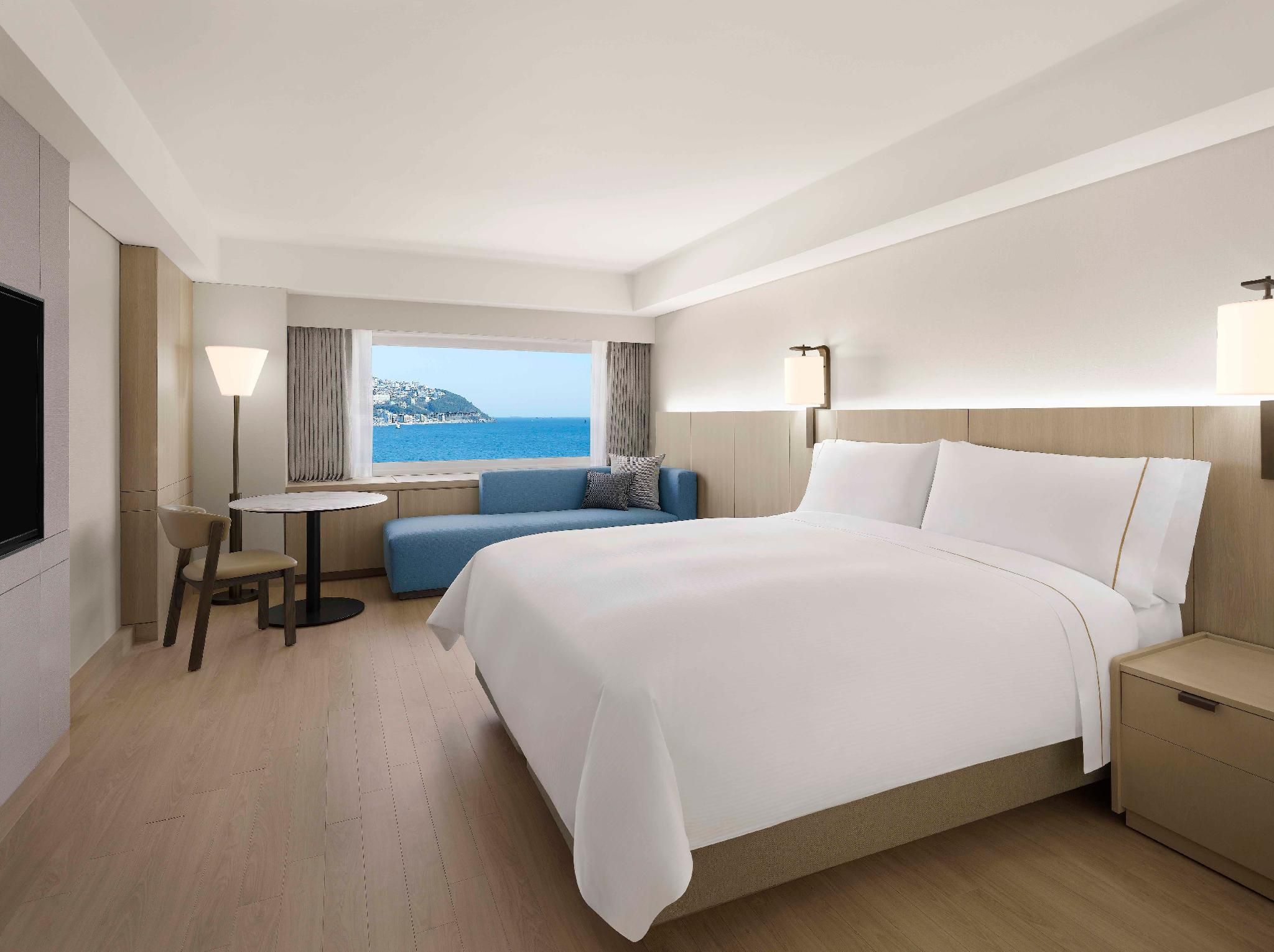 Deluxe Beach Ondol, Guest room, 1 King, Haeundae Beach view