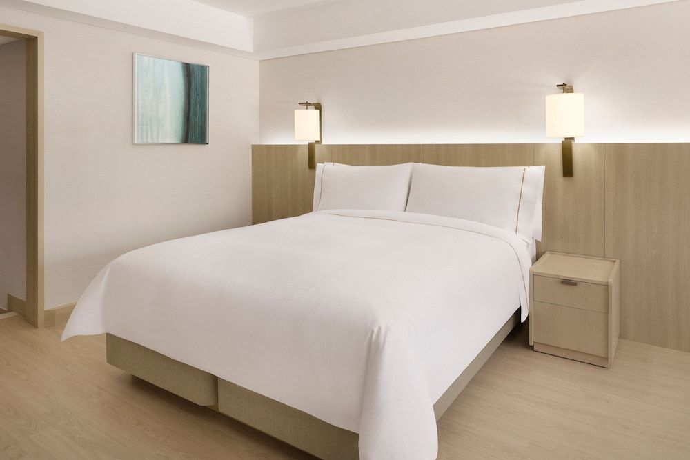The Westin Josun Busan Deluxe Park Ondol, 1 King, Dongbaek Park view