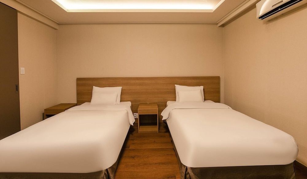 Korea Tourist Hotel Business Twin Room 2