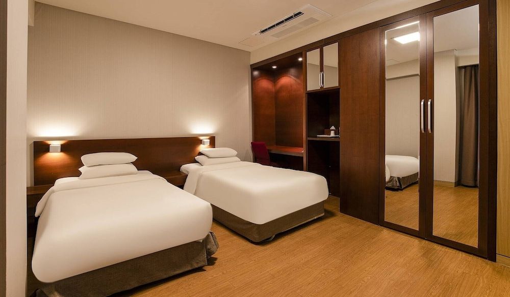 Korea Tourist Hotel Deluxe Twin Room 4