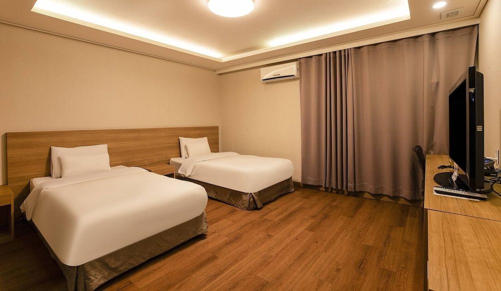 Korea Tourist Hotel Business Twin Room