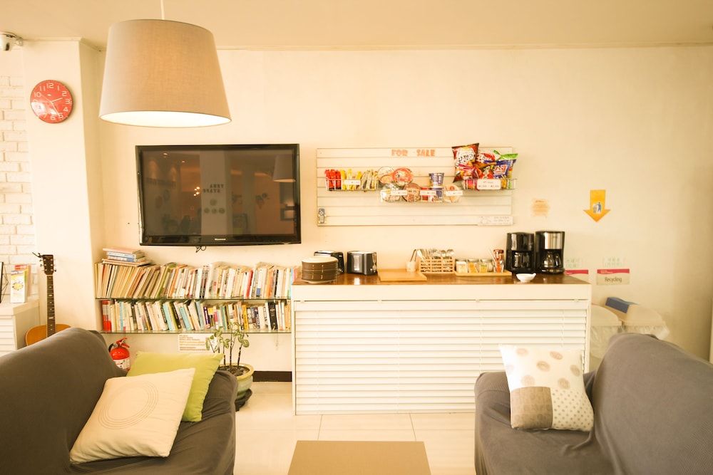 Yeha Guesthouse - Hostel