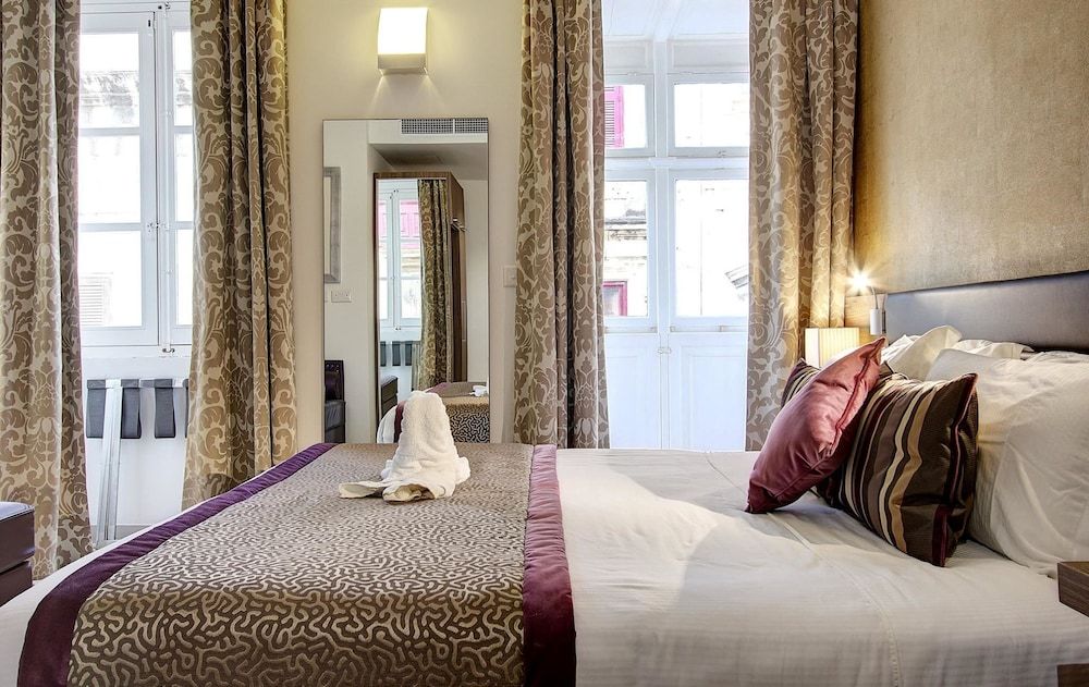 Palazzo Paolina Boutique Hotel Triple Room (Double or Twin use) 3