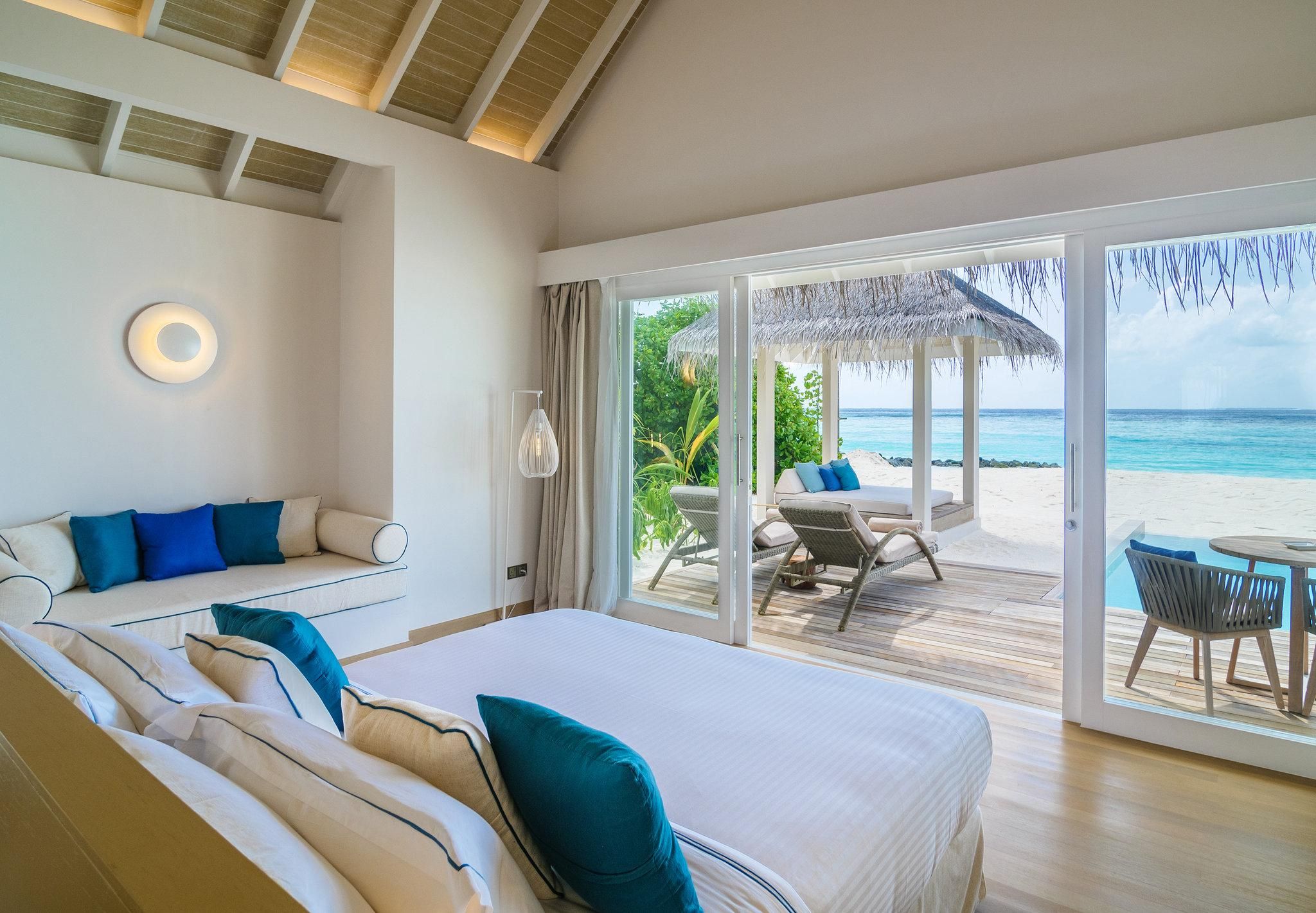 Deluxe Beach Villa with Pool