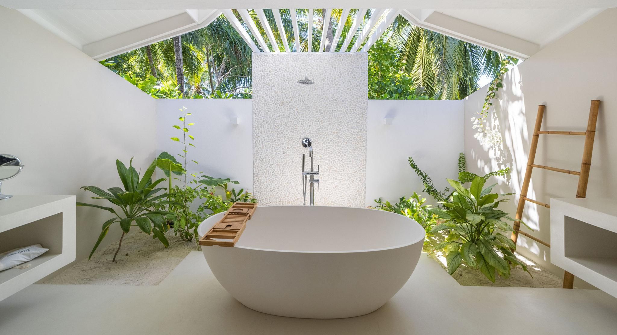 Deluxe Beach Villa with Pool