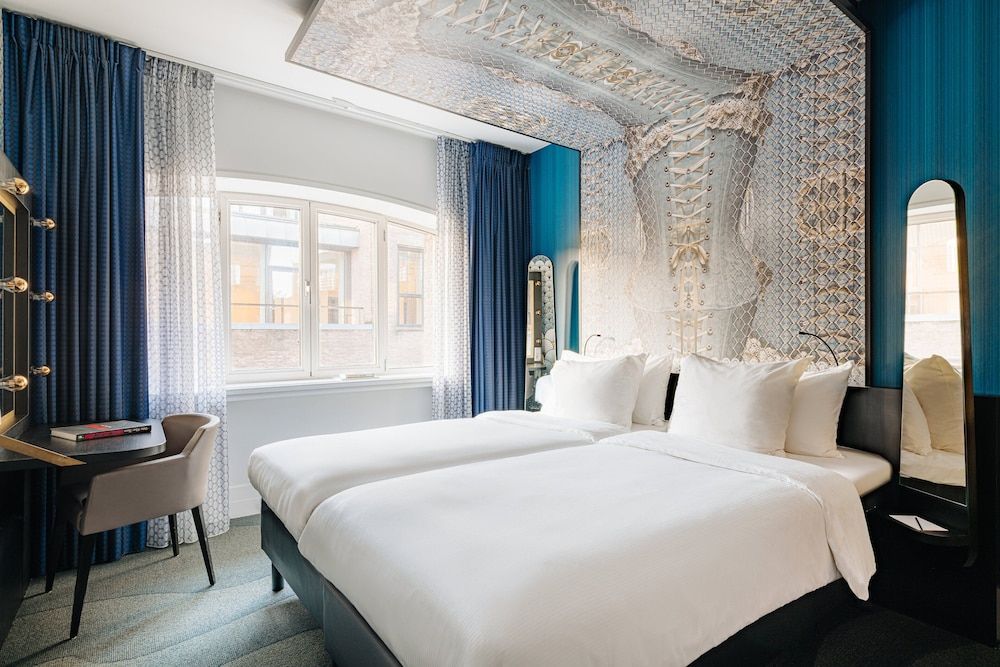 NYX Hotel Amsterdam Rembrandt Square Superior Room, 2 Twin Beds 2