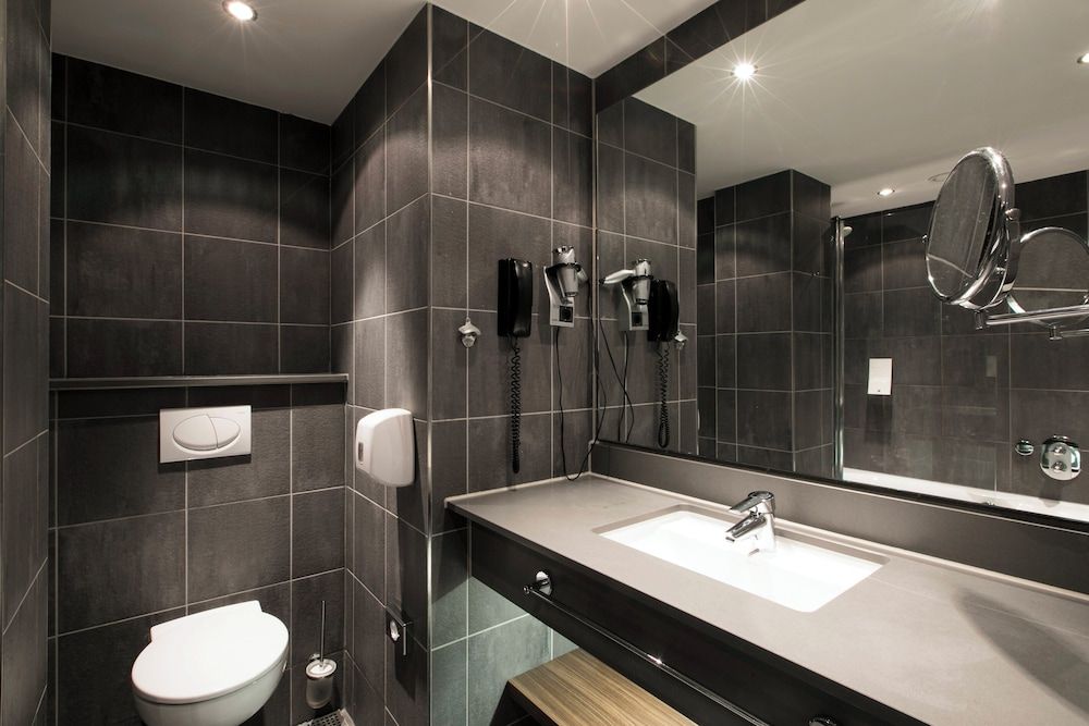 NYX Hotel Amsterdam Rembrandt Square Superior Room, 2 Twin Beds 9