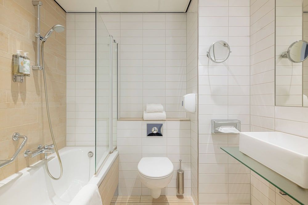 NYX Hotel Amsterdam Rembrandt Square Superior Room, 2 Twin Beds 8