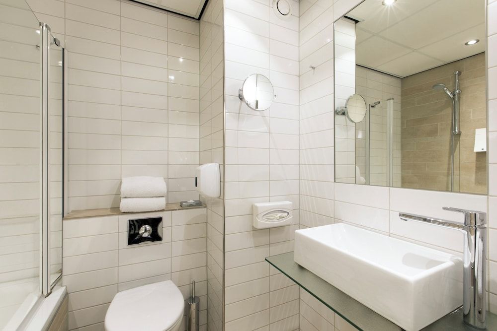 NYX Hotel Amsterdam Rembrandt Square Superior Room, 2 Twin Beds 7