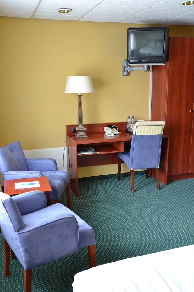 Fletcher Hotel Marijke Family Room 2