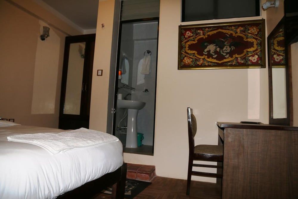 Boudha Stupa View Guest House Deluxe Double or Twin Room, 1 Double or 2 Twin Beds, Non Smoking, Park View 7