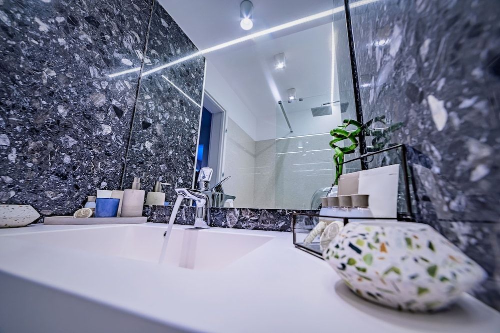 Hotel Sinaia Refurbished Double Room Without Balcony 4