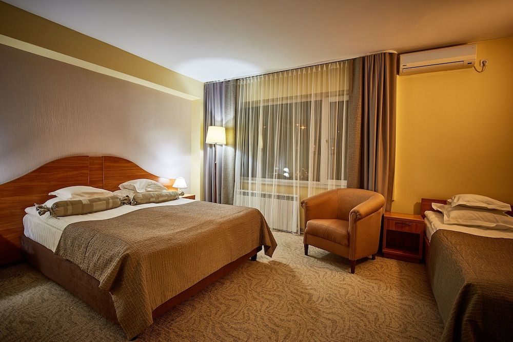 Hotel Sinaia Basic Triple Room