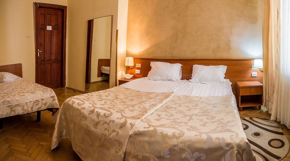 Hotel Rina Cerbul Standard Triple Room 2
