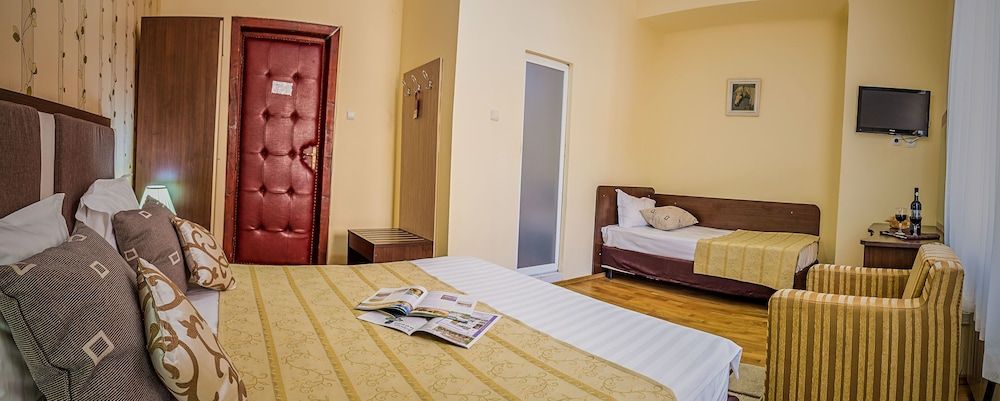 Hotel Rina Cerbul Standard Triple Room 3