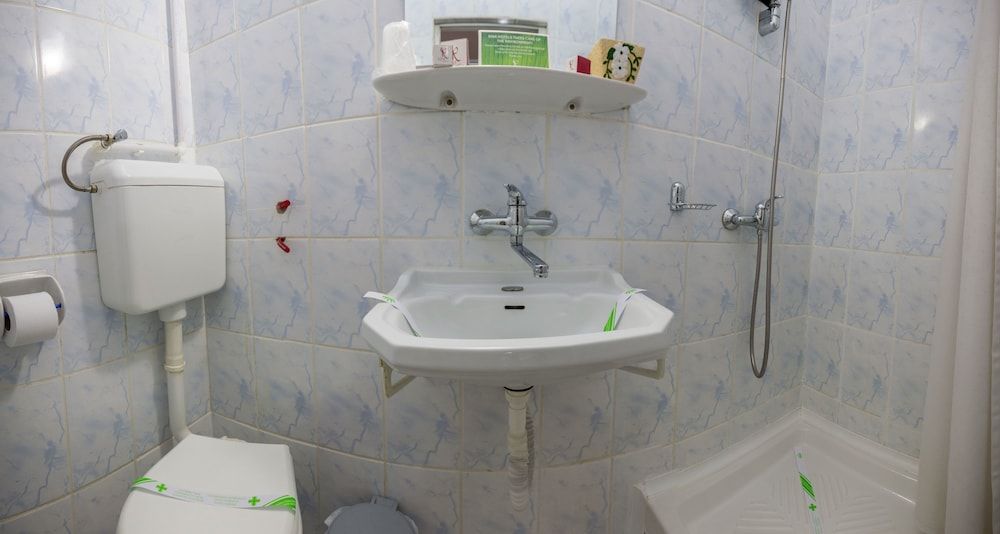 Hotel Rina Cerbul Standard Triple Room 4