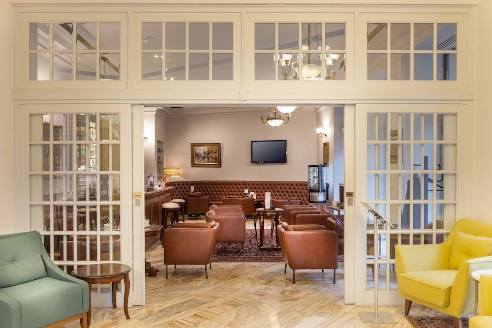 undefined Hotel Capitol 5