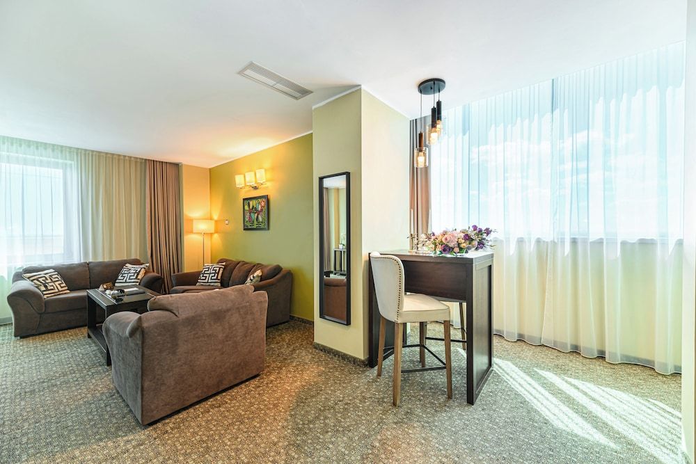 Vega Hotel Executive Suite, Balcony, River View 12