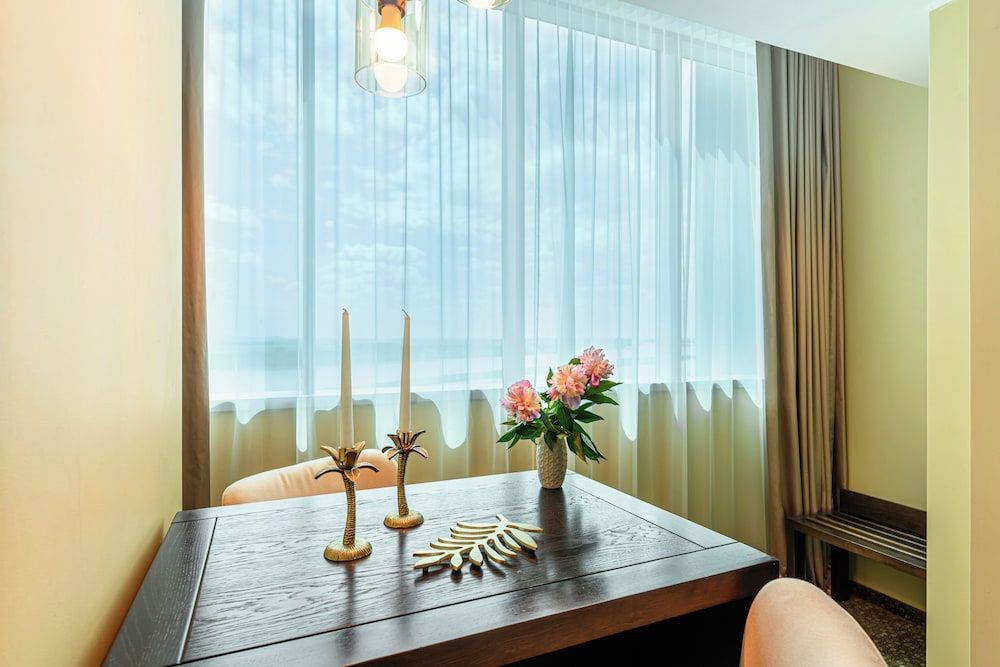 Vega Hotel Executive Suite, Balcony, River View 14