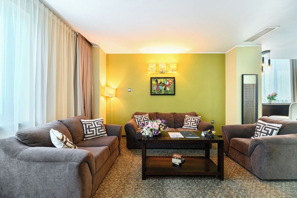 Vega Hotel Executive Suite, Balcony, River View 13