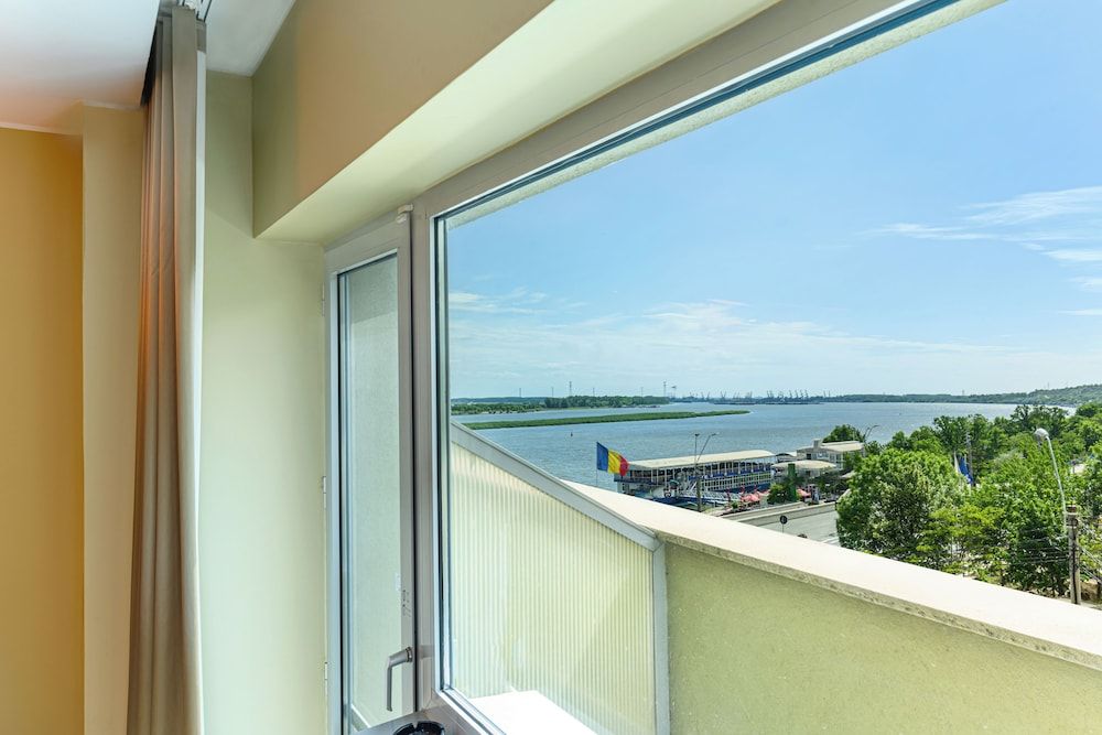 Vega Hotel Business Suite, River View 7