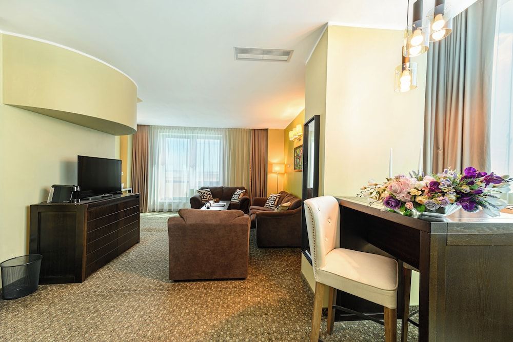 Vega Hotel Executive Suite, Balcony, River View 16