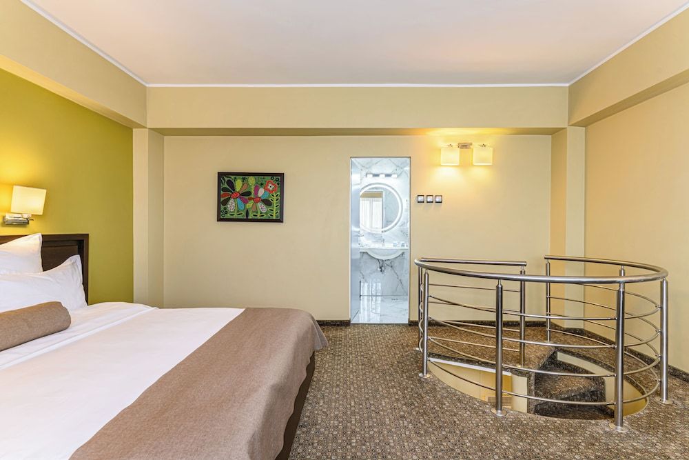 Vega Hotel Executive Suite, Balcony, River View 3