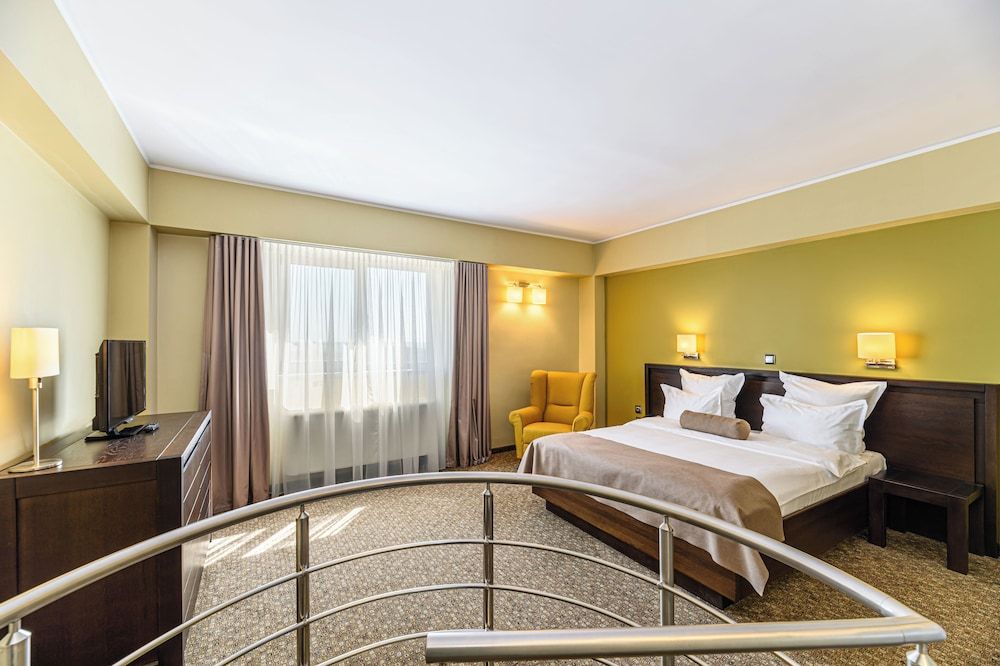 Vega Hotel Executive Suite, Balcony, River View 2